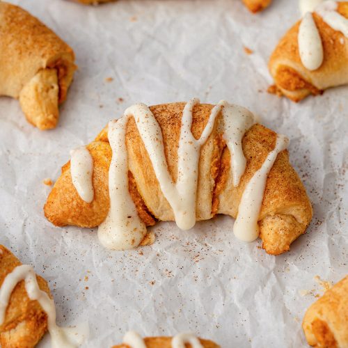 HOW TO OPEN AND PREPARE CAN CRESCENT ROLLS 